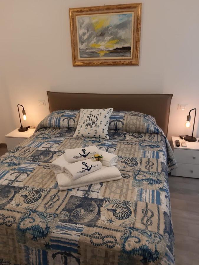 Alex Room مانارولا المظهر الخارجي الصورة