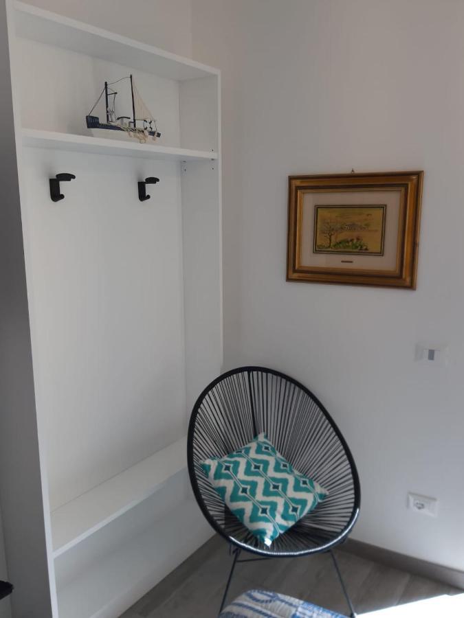 Alex Room مانارولا المظهر الخارجي الصورة